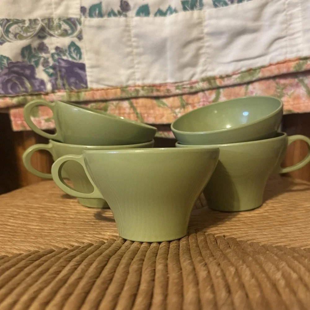 Vintage Melamine‎ Avocado Green Coffee Cups Set Of 5